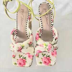 Betsey Johnson floral platform wedge sandals. So Dainty!!